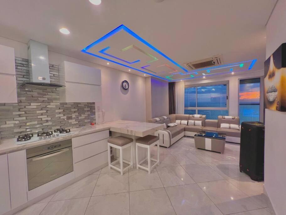 Apartamento Guest Friendly 3 Bedroom Beachfront