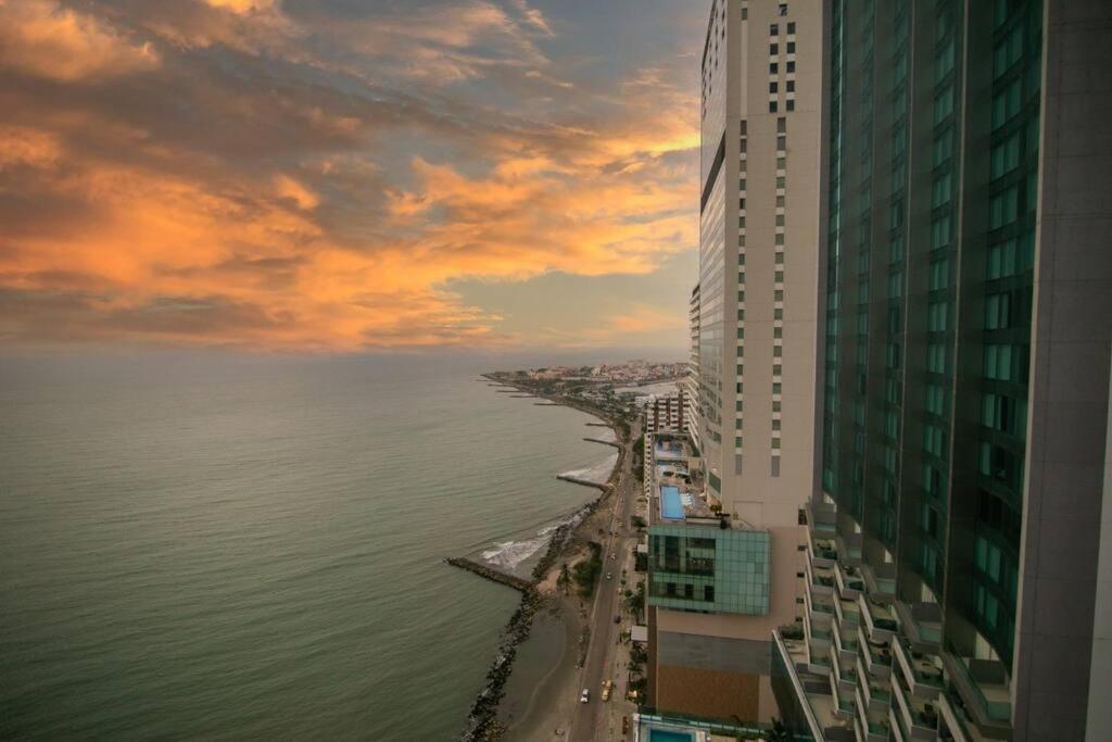 Guest Friendly 3 Bedroom Beachfront *